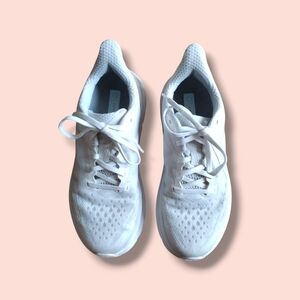 Hoka Clifton 9 White Athletic Shoes 7.5 D Wide Width